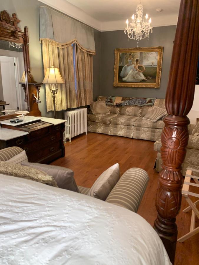 Monroe House Executive Guest Suites سانت جونس المظهر الخارجي الصورة