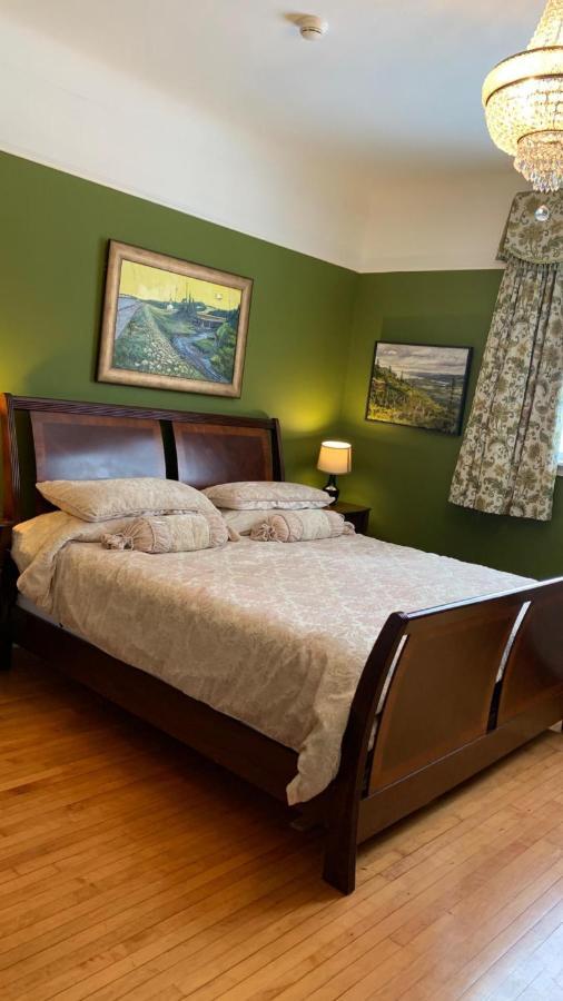 Monroe House Executive Guest Suites سانت جونس المظهر الخارجي الصورة