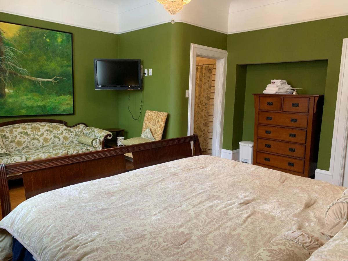 Monroe House Executive Guest Suites سانت جونس المظهر الخارجي الصورة