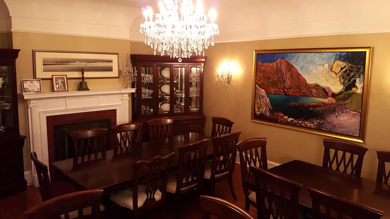 Monroe House Executive Guest Suites سانت جونس المظهر الخارجي الصورة