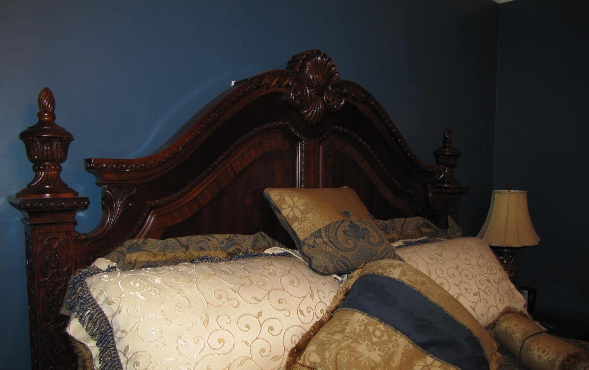 Monroe House Executive Guest Suites سانت جونس المظهر الخارجي الصورة