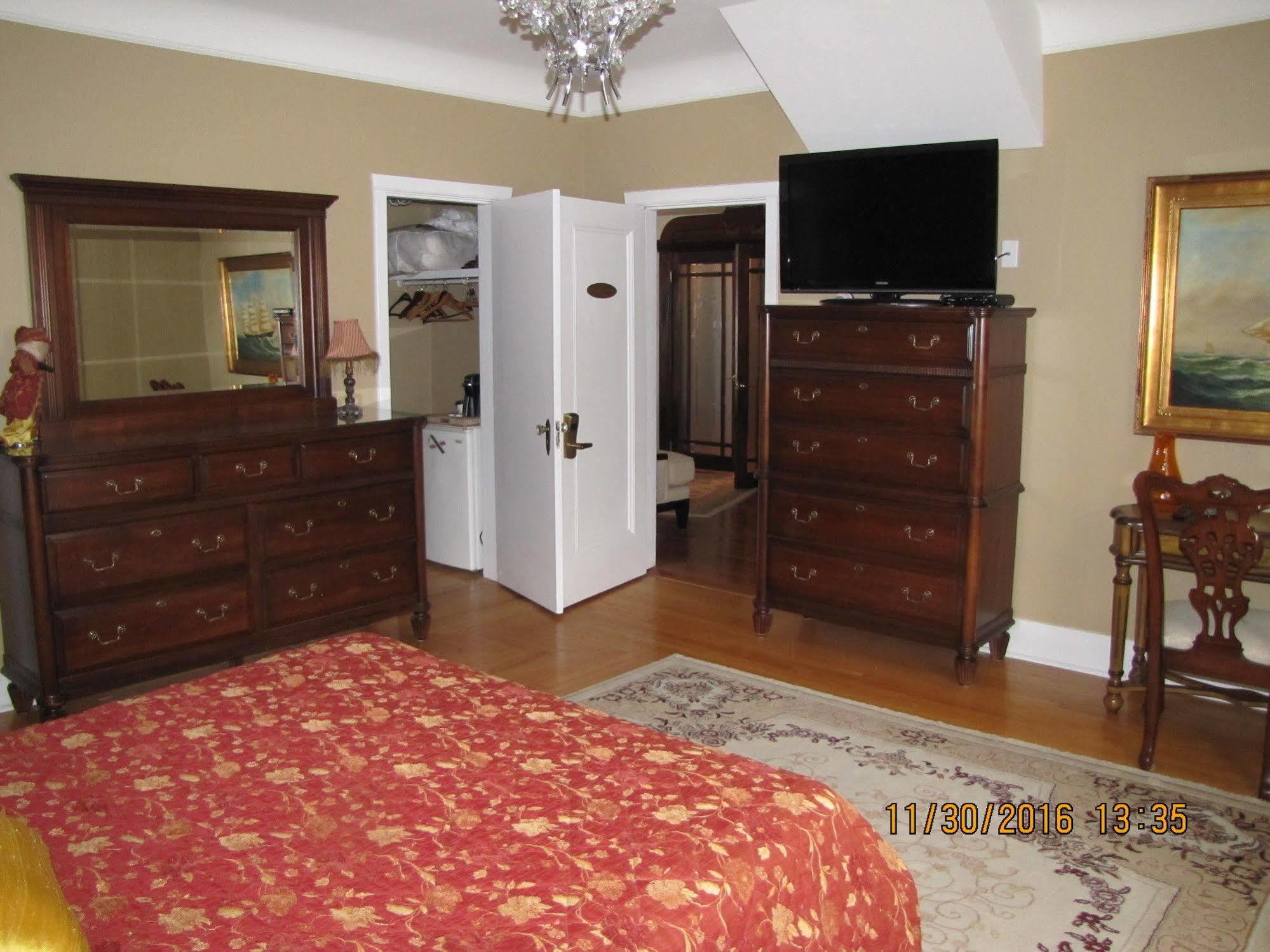Monroe House Executive Guest Suites سانت جونس المظهر الخارجي الصورة